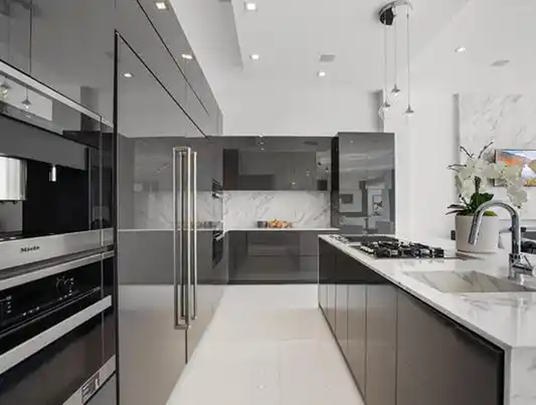 Bel Air monochrome kitchen with long island