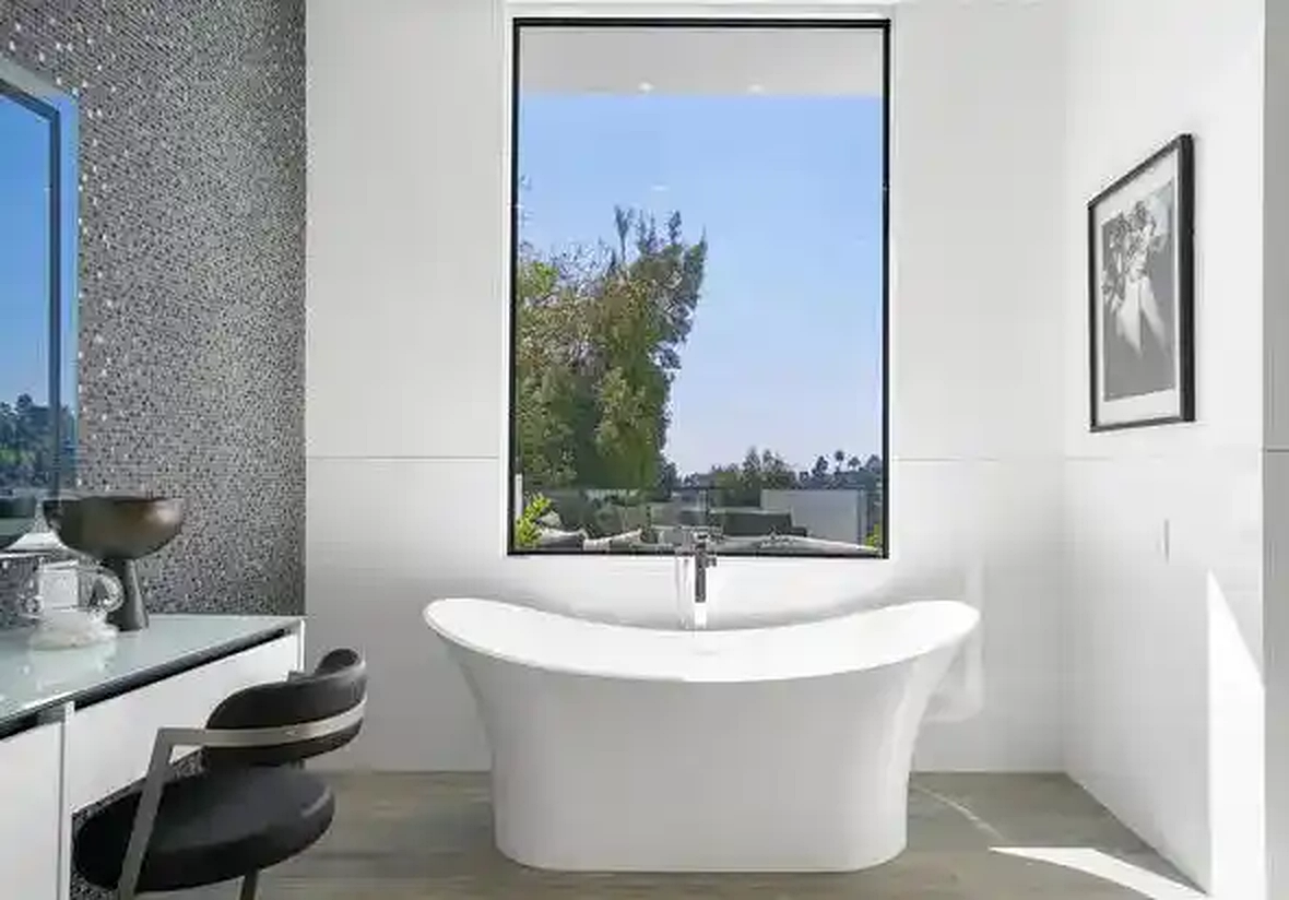 Bel Air bathroom with freestanding tub