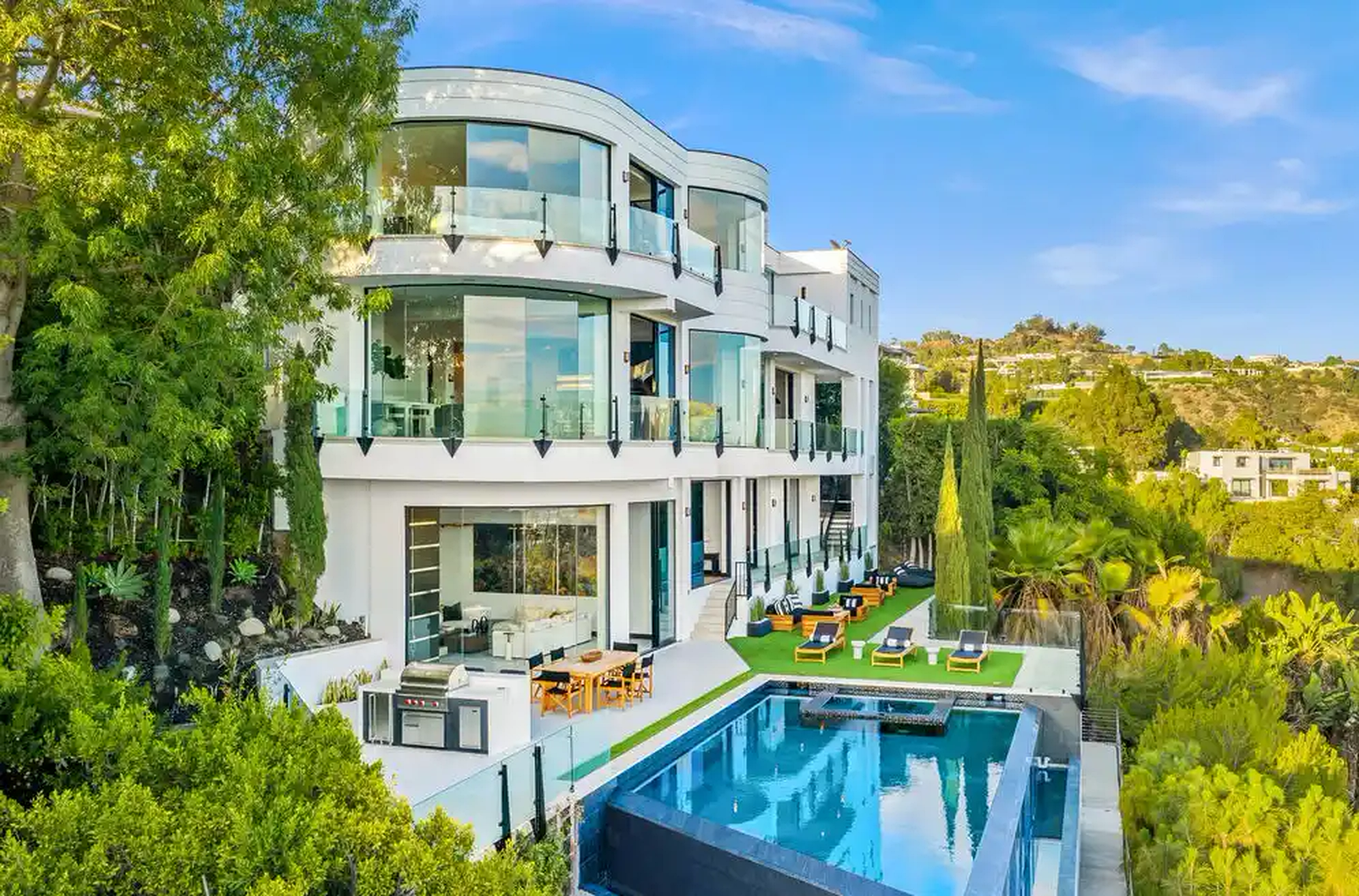 Beverly Crest kitchen with dark timber cabinetry
