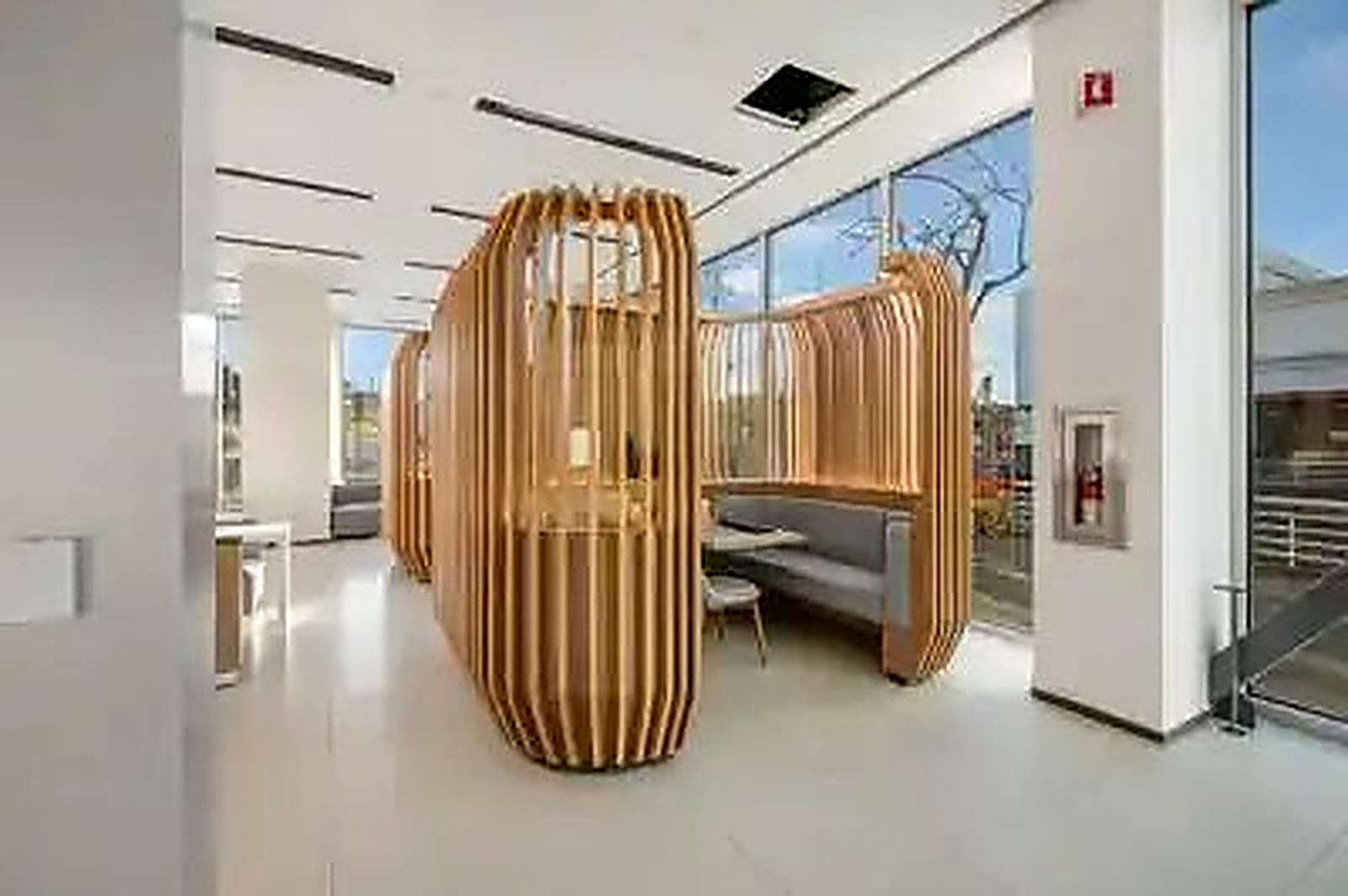 Smart building integration vs. traditional construction: which is better for your commercial project?