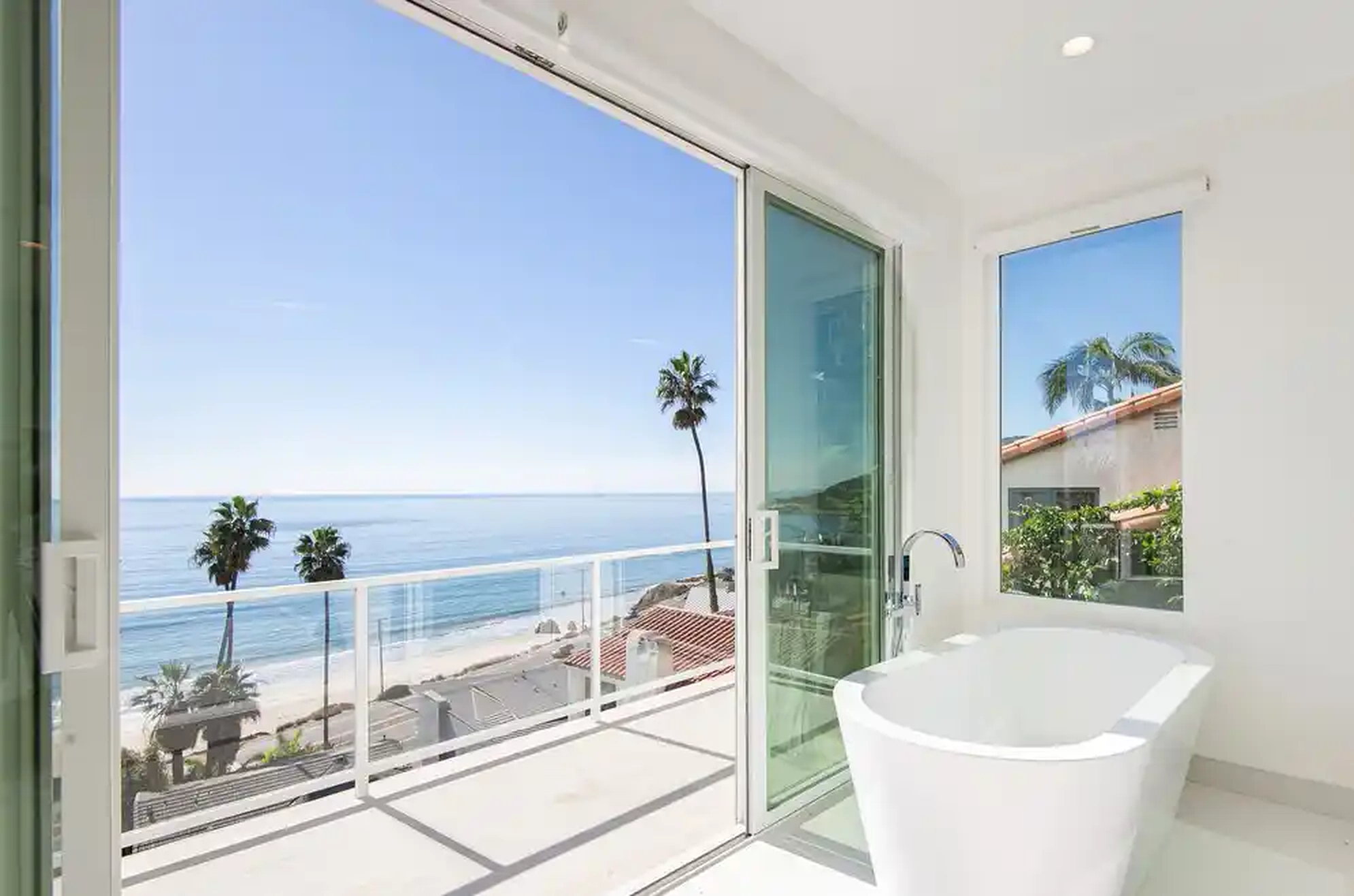 Castellamare bathroom balcony and ocean view