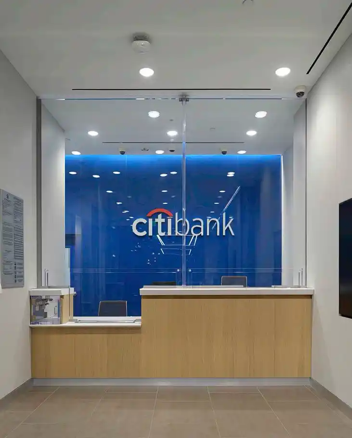 Citibank service counter and brand wall