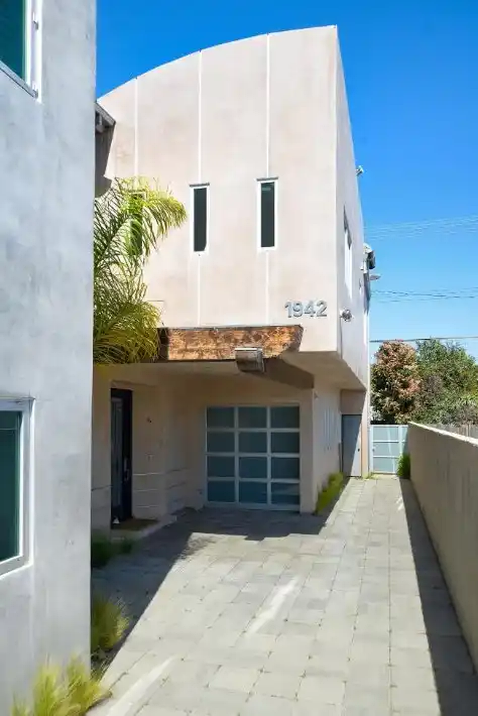 Colby side driveway and entry