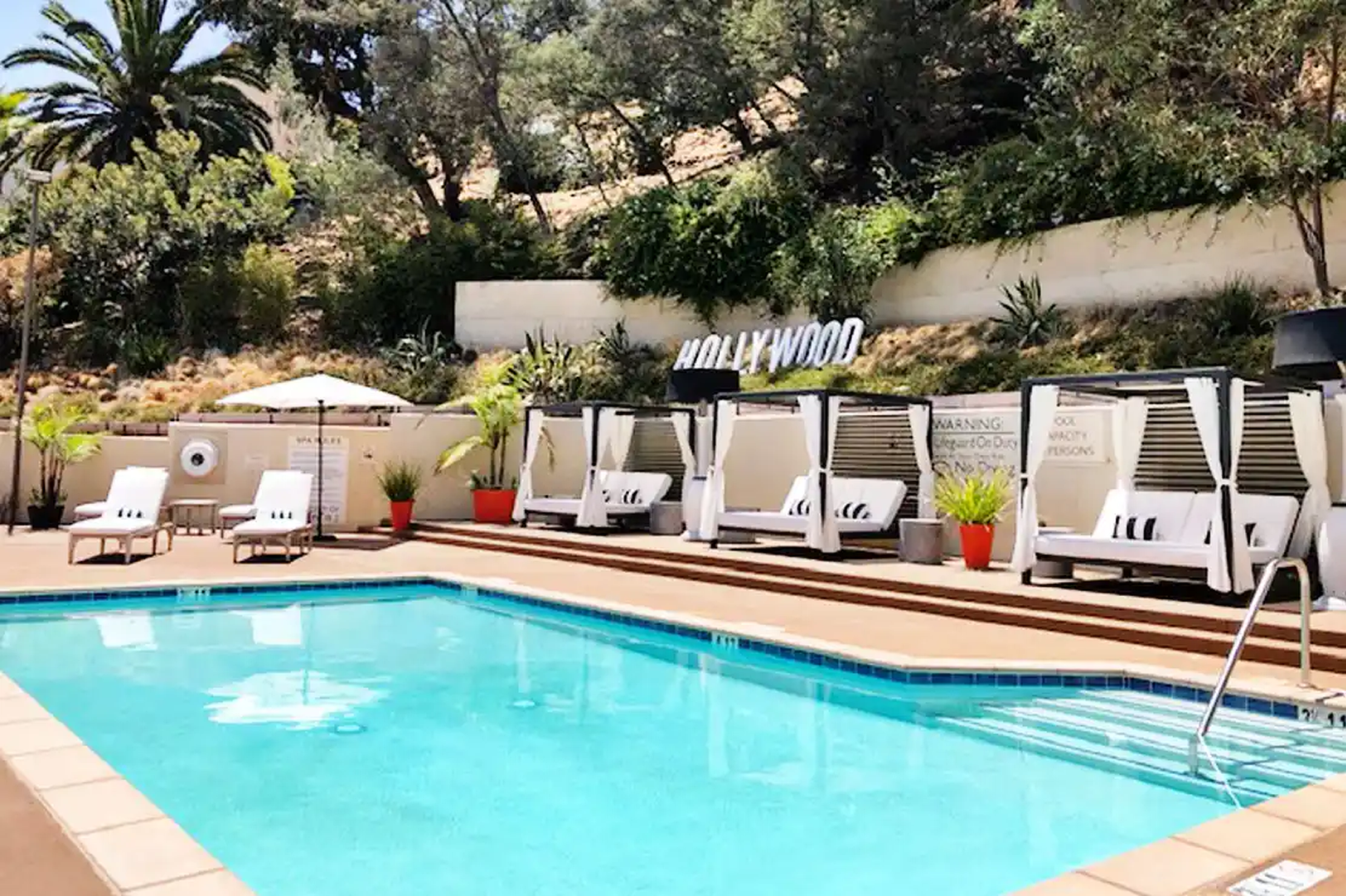 Hilton Garden Inn pool terrace