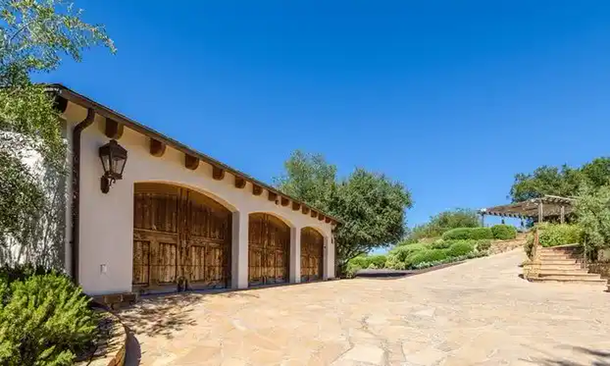 Torreyson garage court and hillside drive